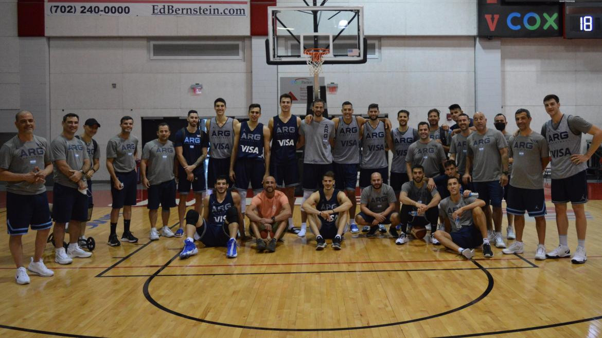 Emanuel Ginóbili con la selección de básquet en la previa a Tokio 2020, PRENSA CAB