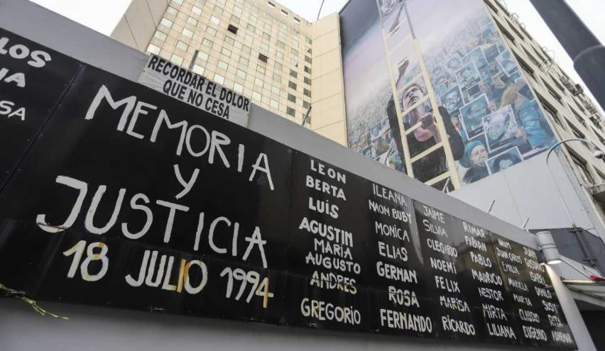 Acto por el 27 aniversario del atentado a la AMIA