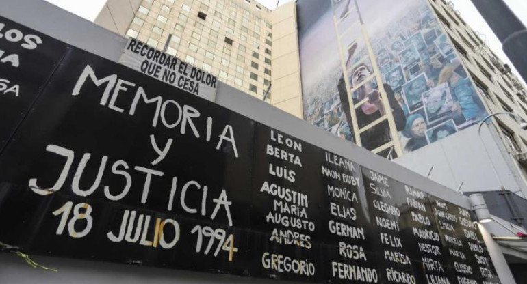 Acto por el 27 aniversario del atentado a la AMIA
