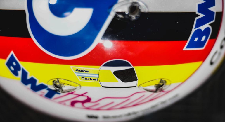 Sebastian Vettel con casco homenaje a Reutemann
