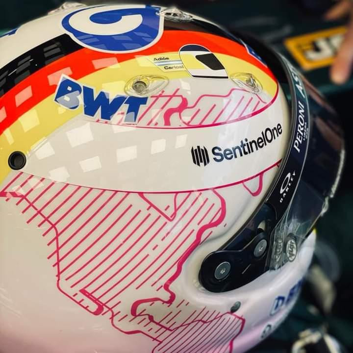 Sebastian Vettel con casco homenaje a Reutemann