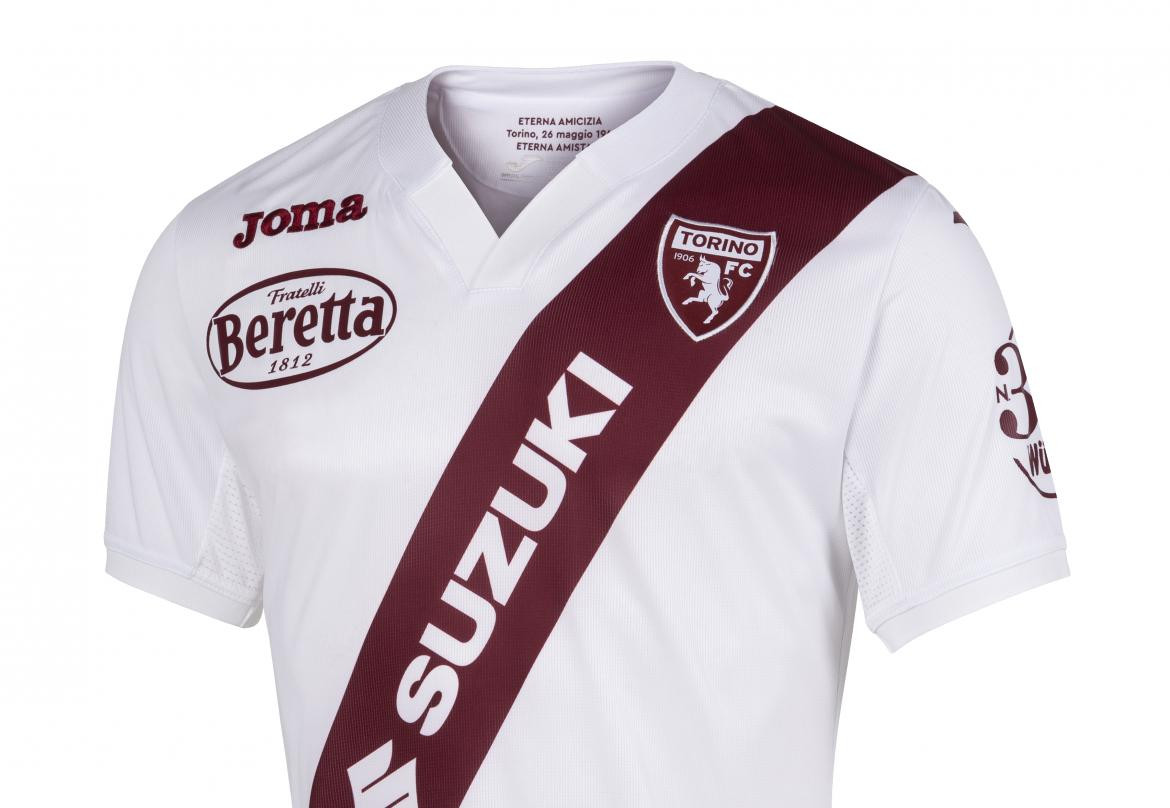 Camiseta del Torino con homenaje a River