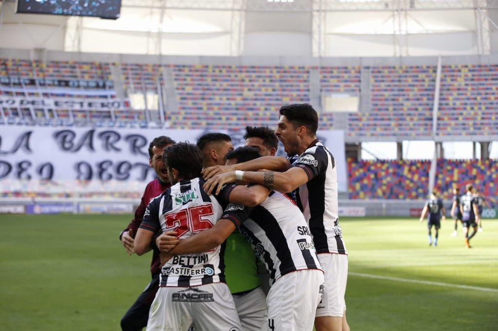 Festejo de Central Córdoba ante Talleres por la Liga Profesional de Fútbol