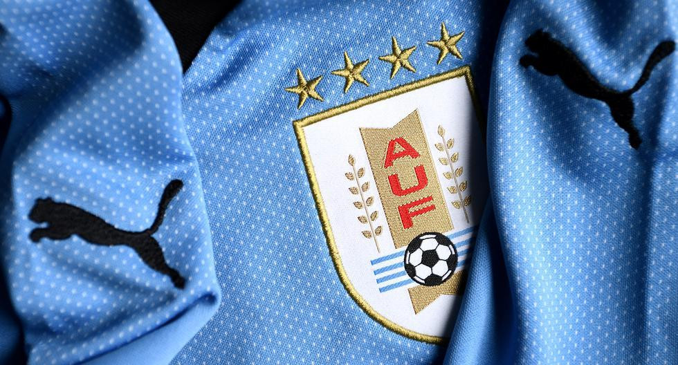 Uruguay defiende las cuatro estrellas de su escudo ante la FIFA