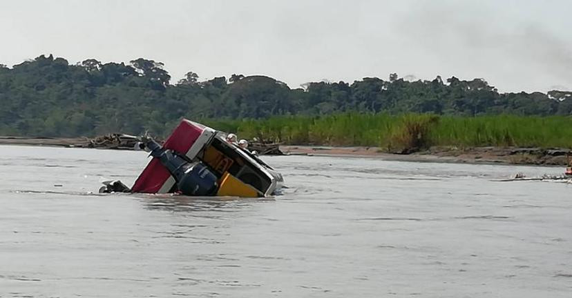 Trágico naufragio en Ecuador