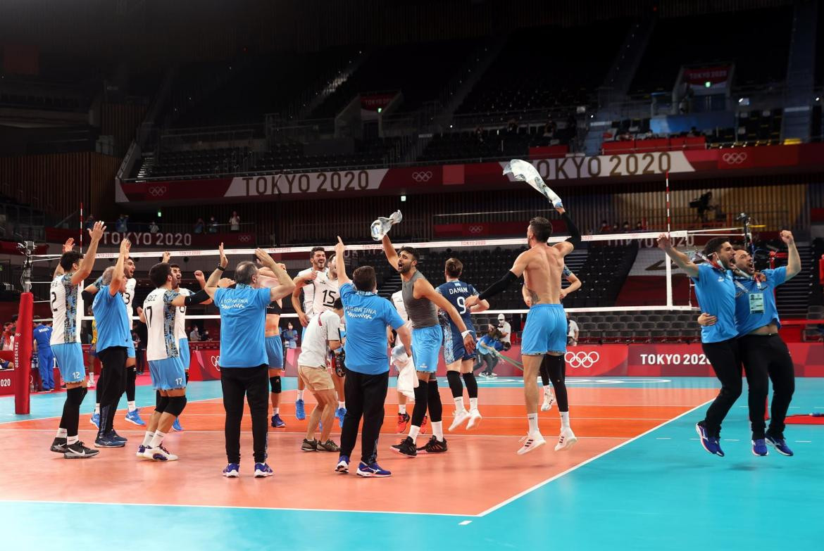 Festejo de la selección de voley tras la medalla de bronce en Tokio 2020, AGENCIA EFE