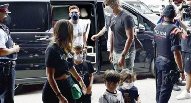 Lionel Messi y su familia en Paris