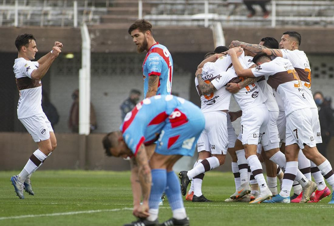 Platense vs. Arsenal, NA	