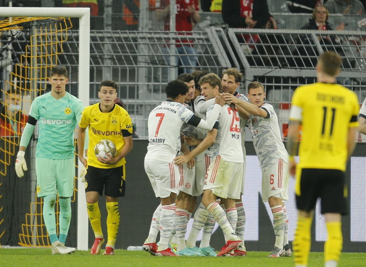 Festejo del Bayern Munich ante el Borussia Dortmund por la Supercopa de Alemania, REUTERS