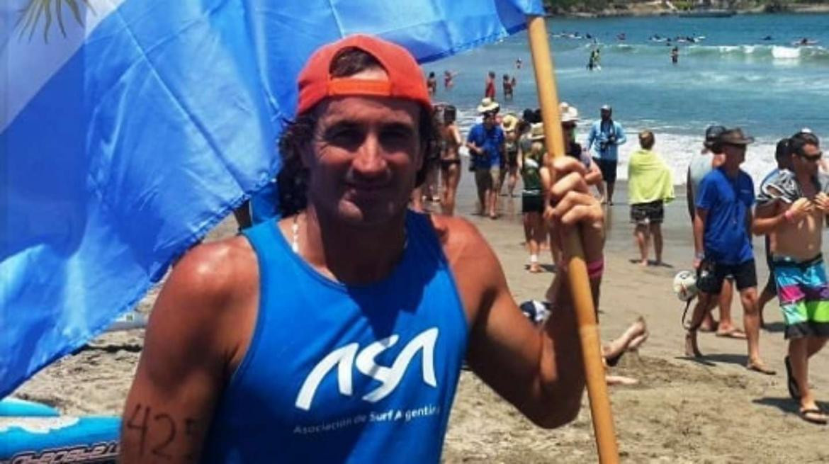 Carlos Di Pace tenía 48 años, Foto: Instagram @asociacion_de_surf_argentina).