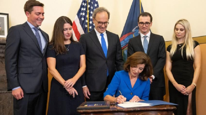 Kathy Hochul juró como la nueva gobernadora de Nueva York