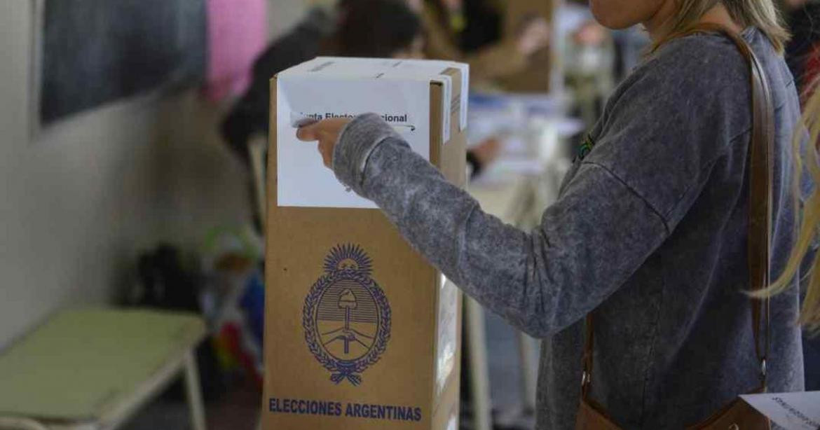 Elecciones, votación, urna.