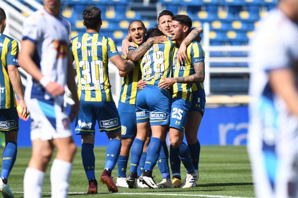 Festejo de Rosario Central ante Arsenal