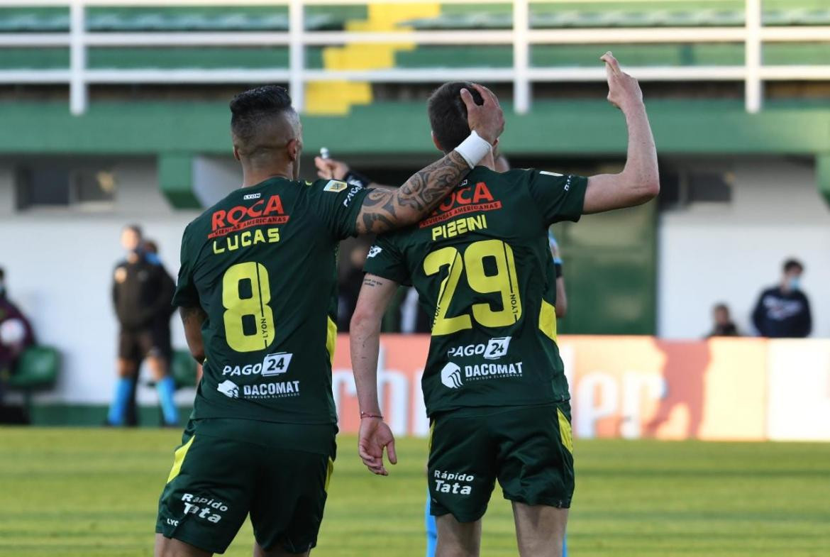 Festejo de Defensa y Justicia ante Newells por la Liga Profesional de Fútbol