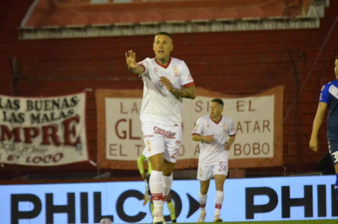 Festejo de Huracan ante Velez por la Liga Profesional de Fútbol