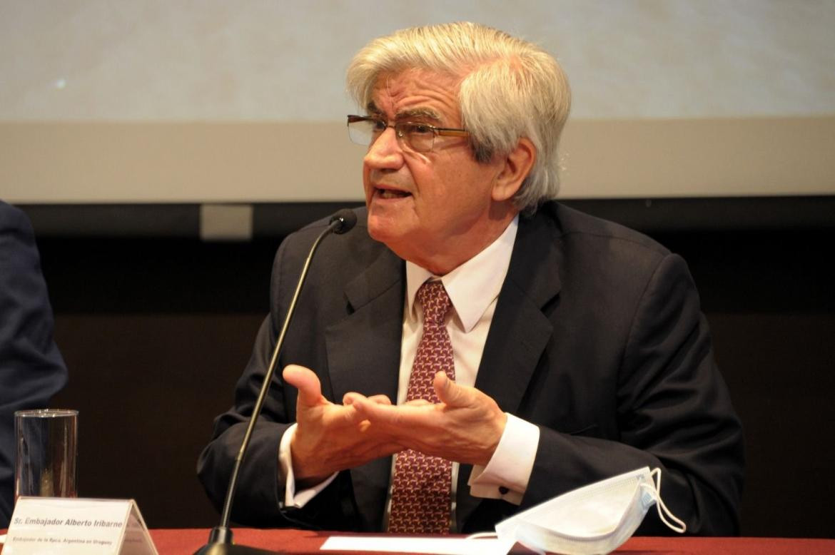 Alberto Iribarne, Embajador argentino en Uruguay