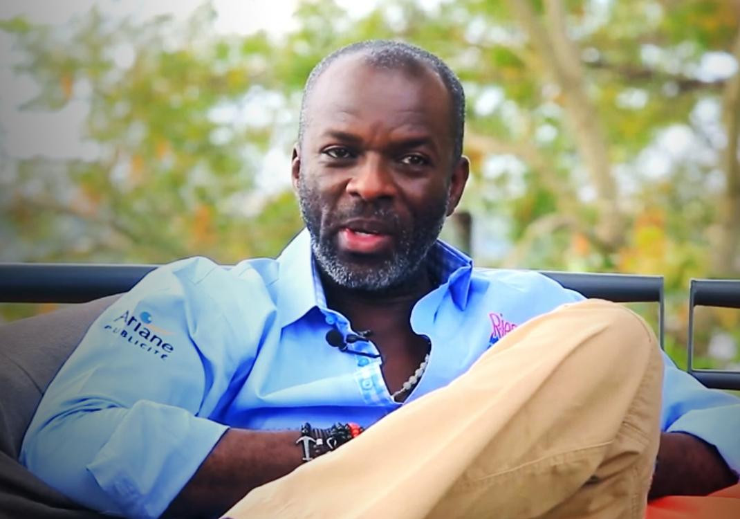 Yves de Mbella, presentador de TV, Costa de Marfil