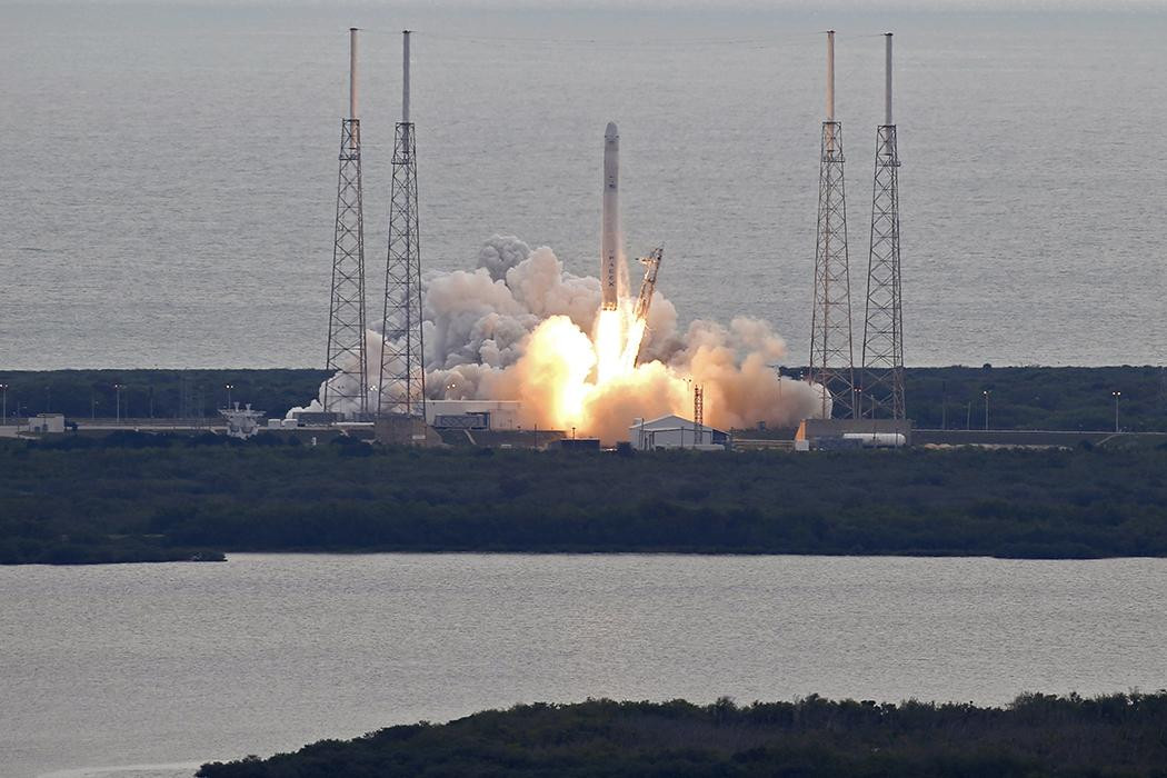 SpaceX Dragon, nave espacial, lanzamiento, Reuters