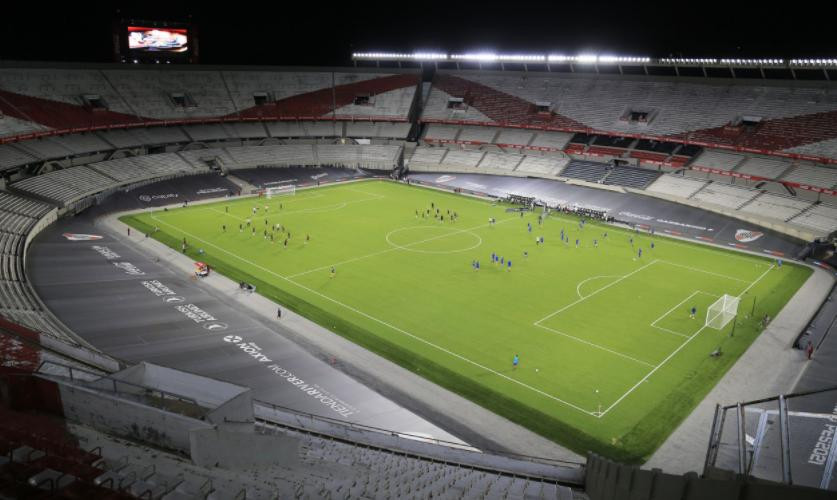 Estadio Monumental, hinchas, NA