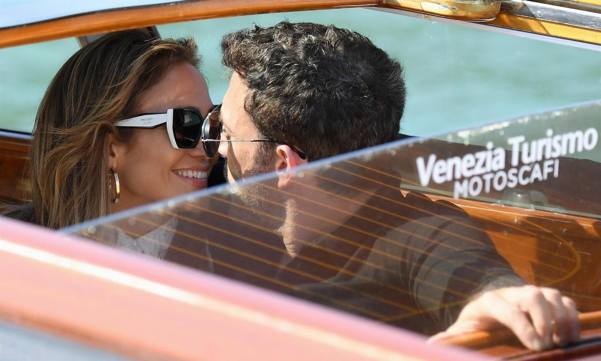 Jennifer López y Ben Affleck llegaron a Venecia, EFE