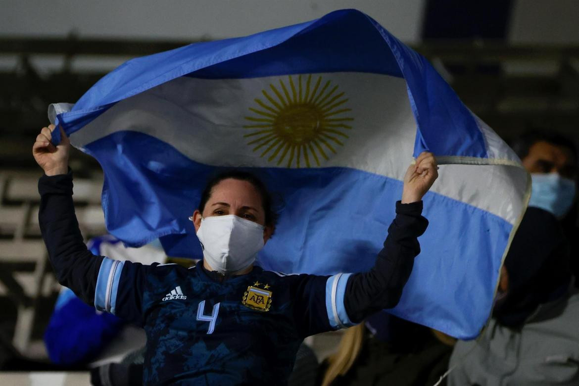 Hinchas en el Monumental, Argentina vs Bolivia, EFE