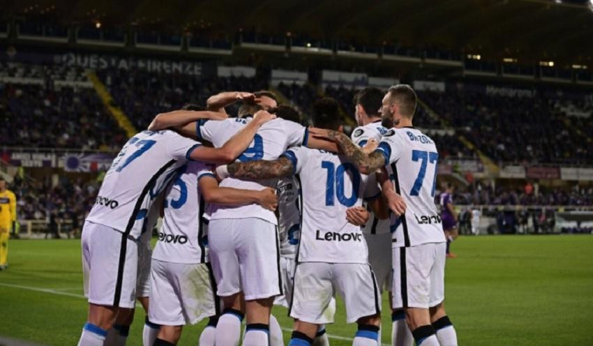 Inter se lo dio vuelta a la Fiorentina y sigue siendo puntero