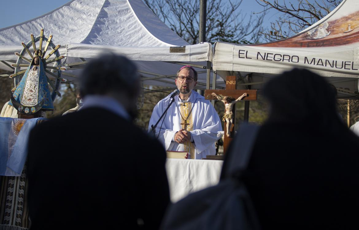 Monseñor Carrara, durante la misa, foto NA