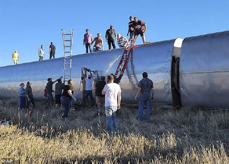 Descarrilo un tren en Estados Unidos. 4