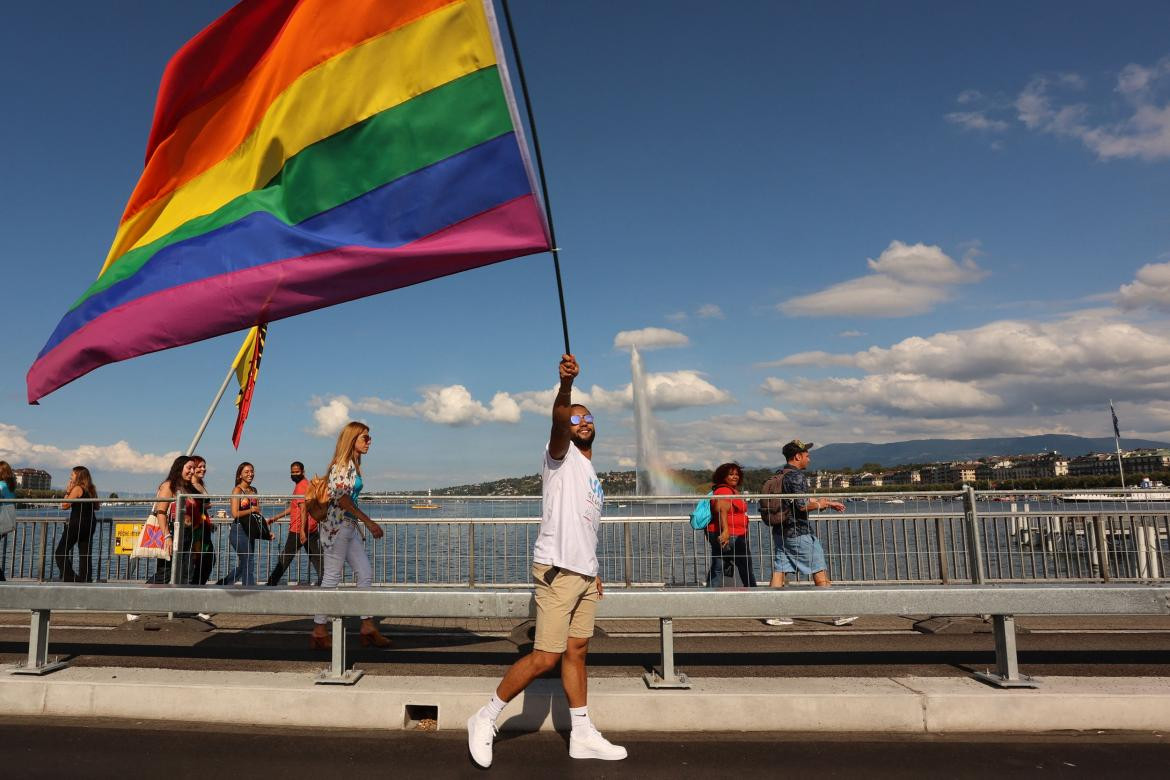 Suiza aprobó el matrimonio igualitario, Reuters