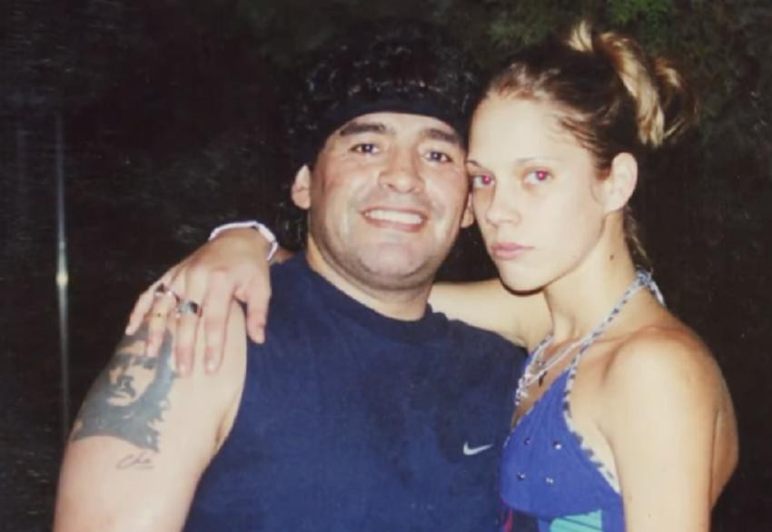 Mavys Álvarez y Diego Maradona