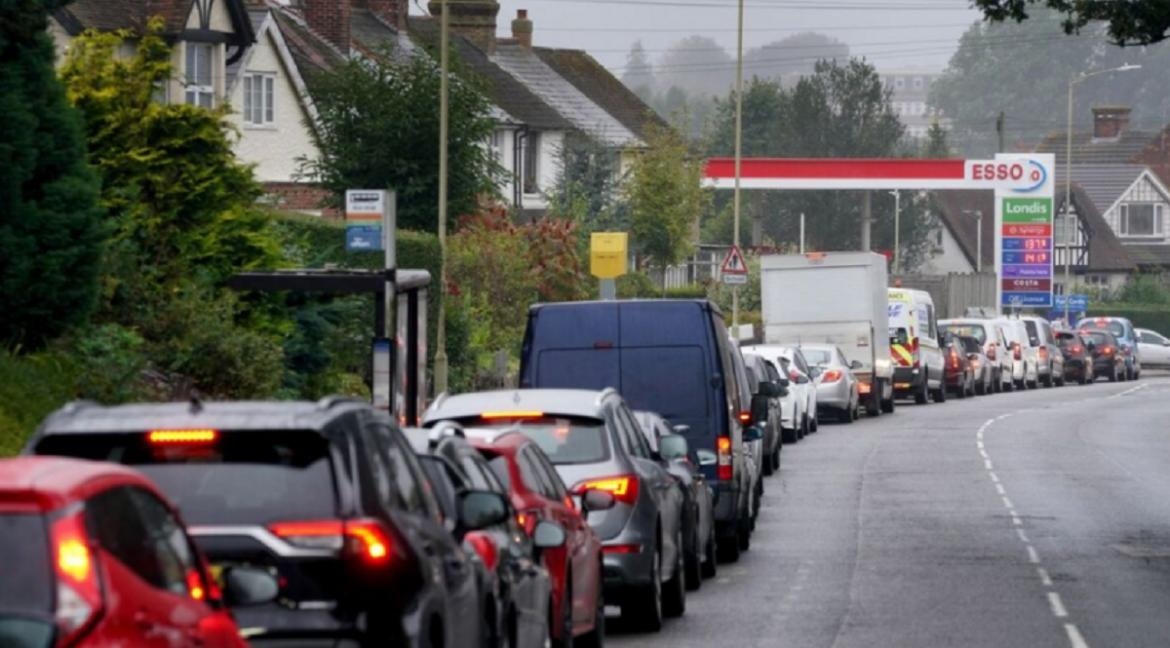 Reino Unido preparó a 200 militares para distribuir combustible por el desabastecimiento
