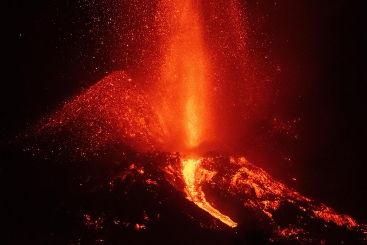 Erupción del volcán en la isla de La Palma, España. EFE. 