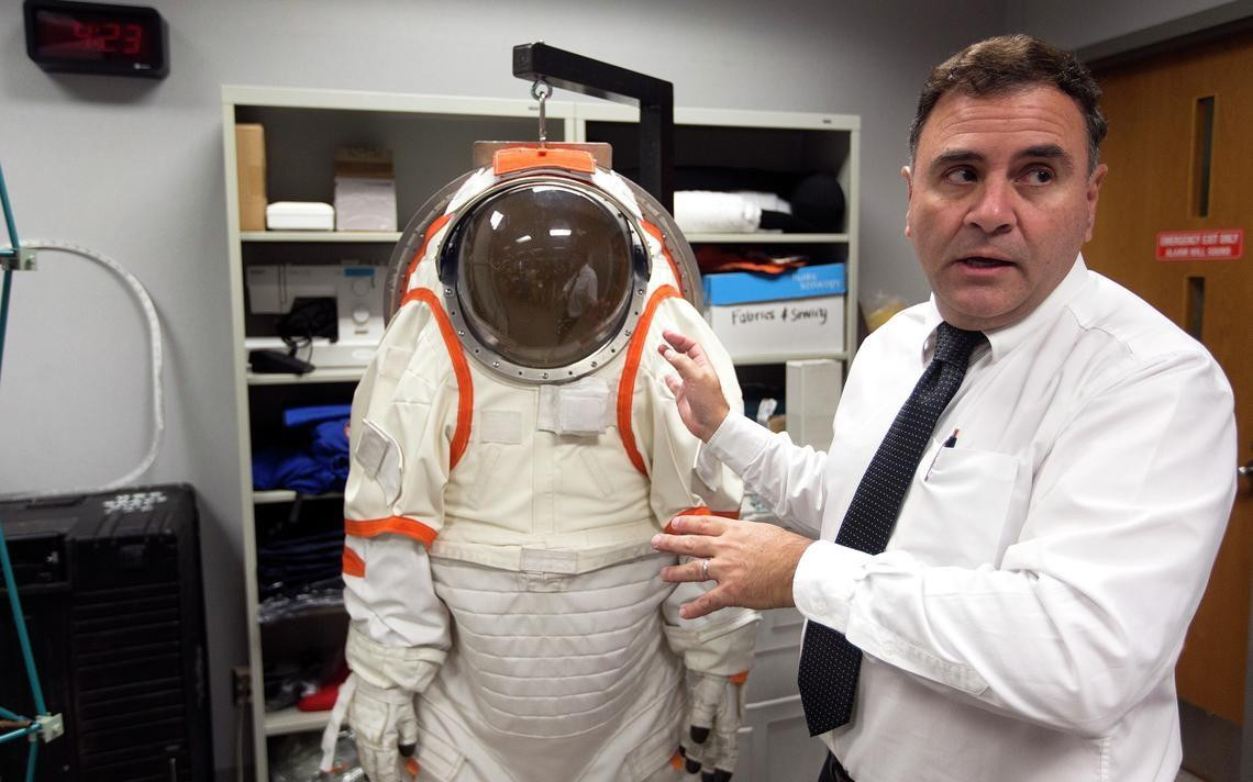 Pablo De León, Líder del Human Space Flight Lab UND, Grand Forks Herald