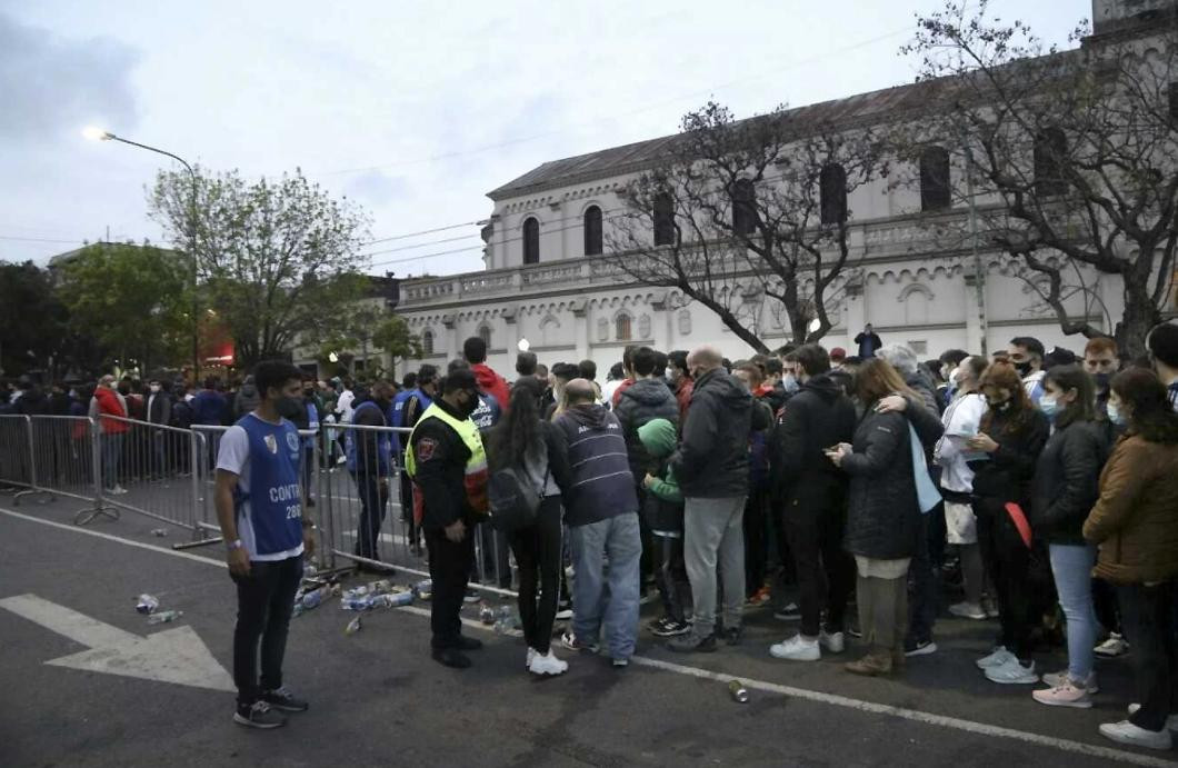 Operativo de seguridad y controles antes de partido de fútbol, NA