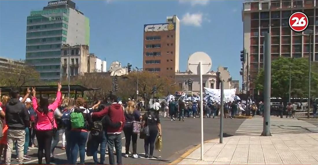 Caos en Centro porteño por manifestaciones, CANAL 26	