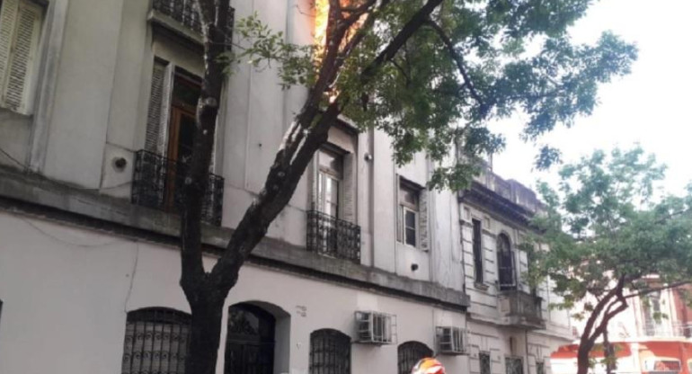 Incendio en un edificio de San Cristóbal