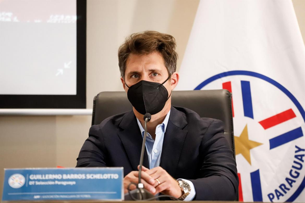 Guillermo Barros Schelotto durante su presentación como entrenador de la selección paraguaya, EFE