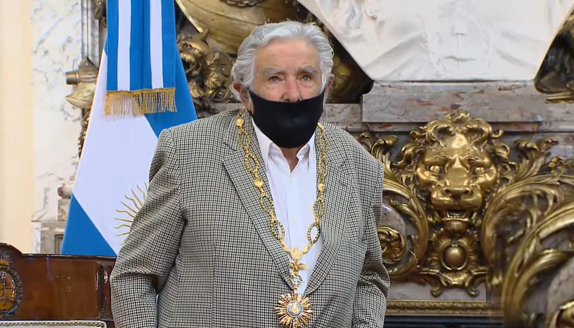 Condecoración a José Pepe Mujica