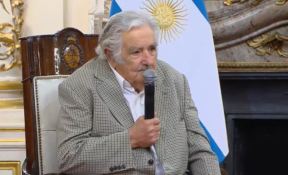 Condecoración a José Pepe Mujica	