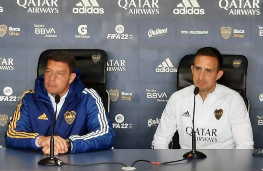 Sebastián Battaglia y Carlos Izquierdoz, director técnico y capitán de Boca, NA