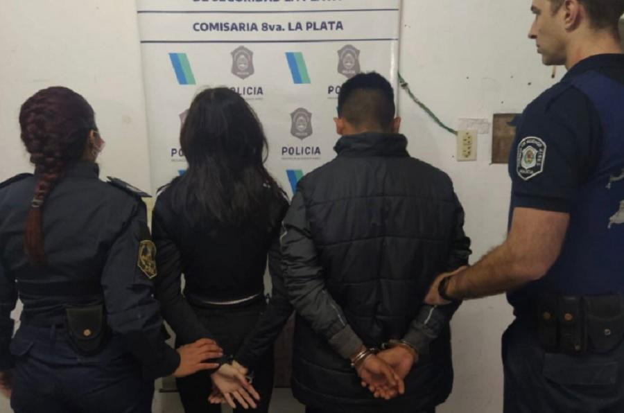 Atrapan a dos narcos en moto y les secuestran LSD con la cara de La Gioconda	