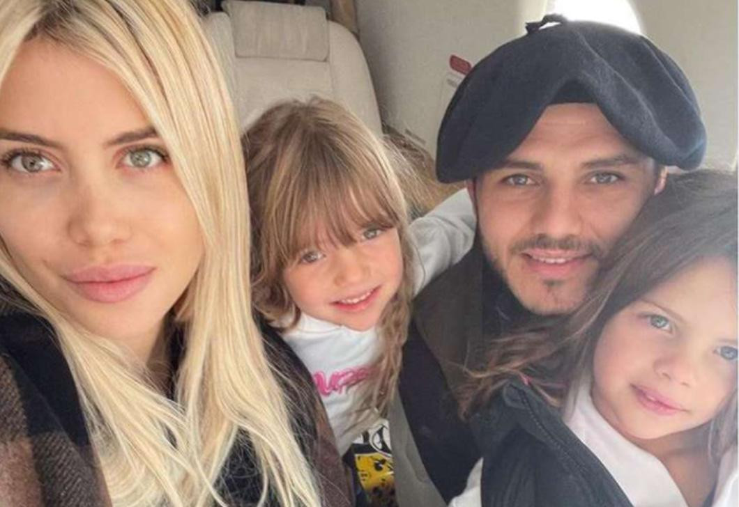 Wanda Nara y Mauro Icardi con sus hijas