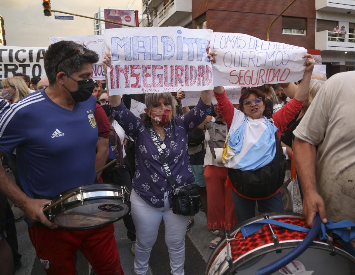 Marcha en Ramos Mejía por muerte de kiosquero, NA