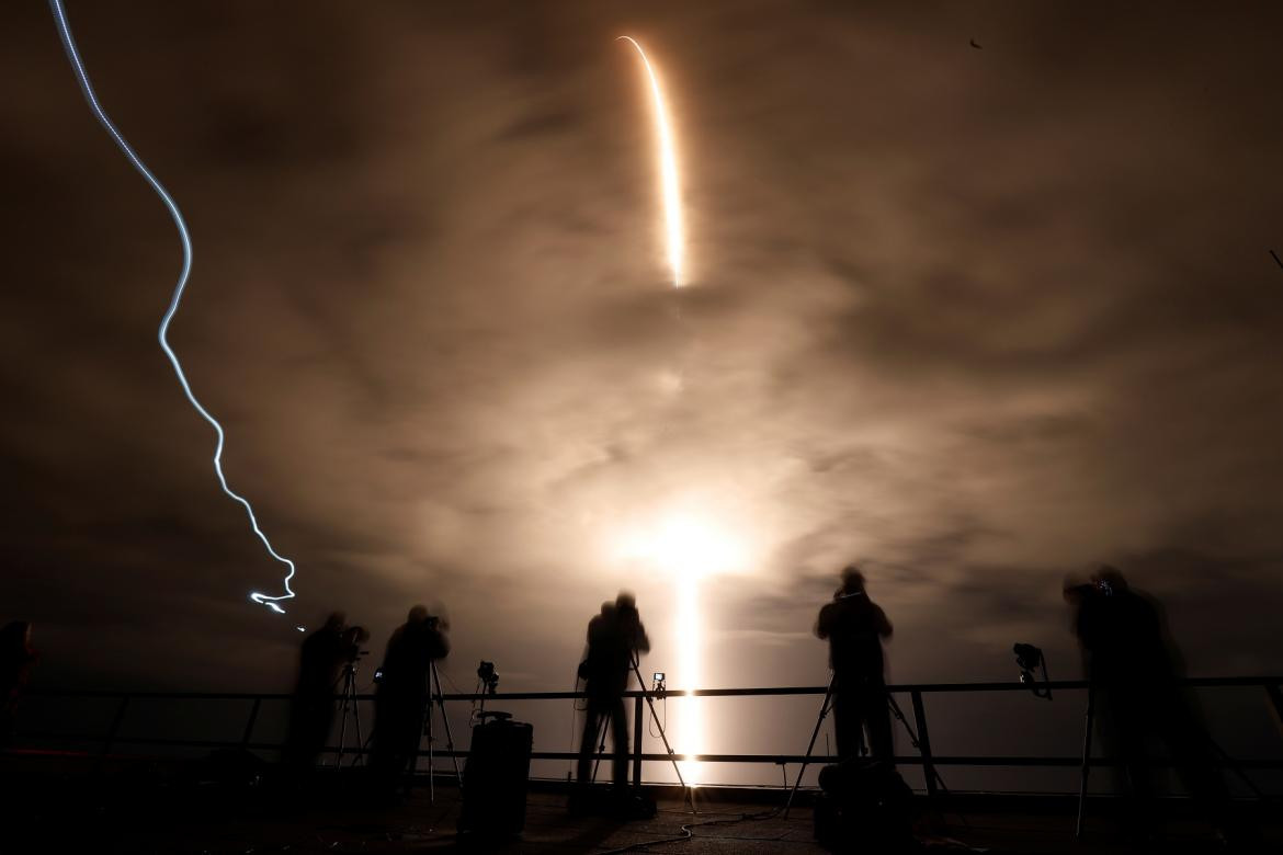 Despegue del Falcon 9 de Space X hacia la Estación Espacial Internacional. Reuters