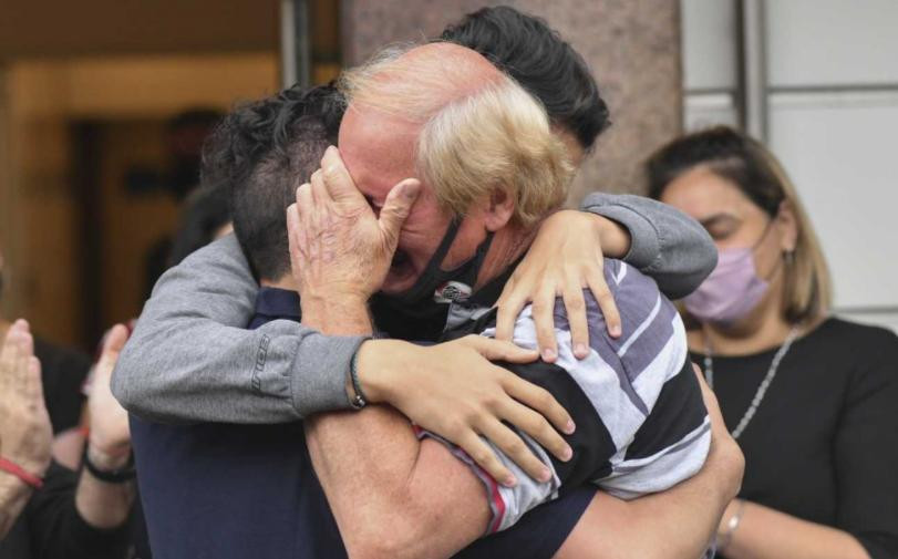 Familiares del kiosquero asesinado en Ramos Mejía, foto NA