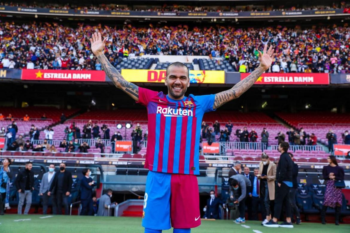 Presentación de Dani Alves en Barcelona. Prensa Barcelona.