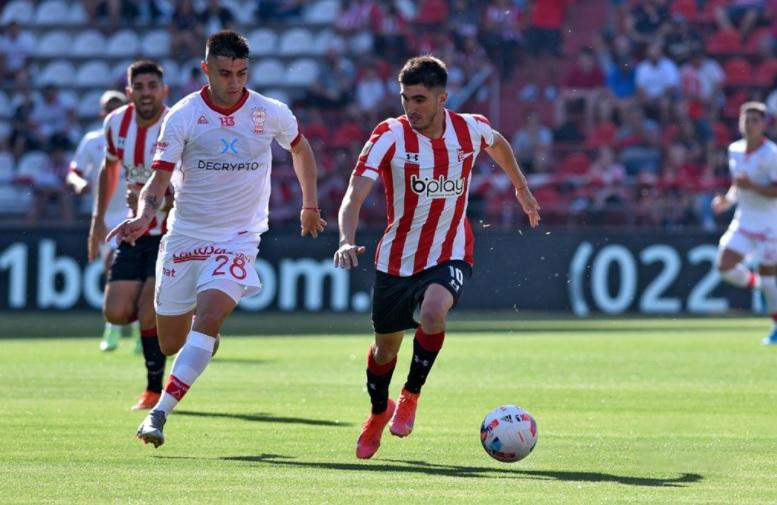 Estudiantes goleó a Huracán