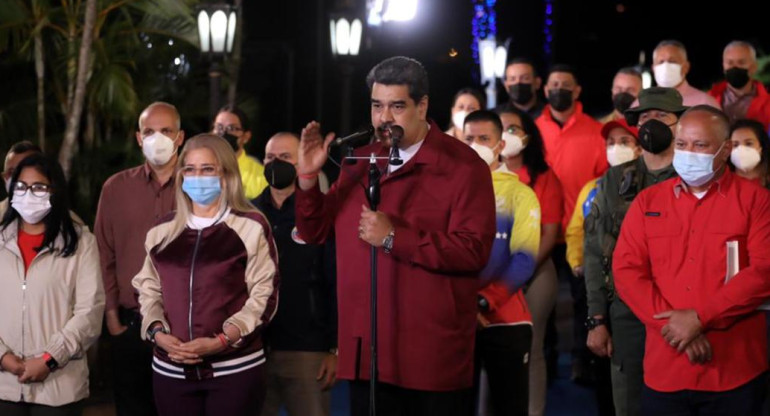 Festejo de Nicolás Maduro tras elecciones regionales, NA