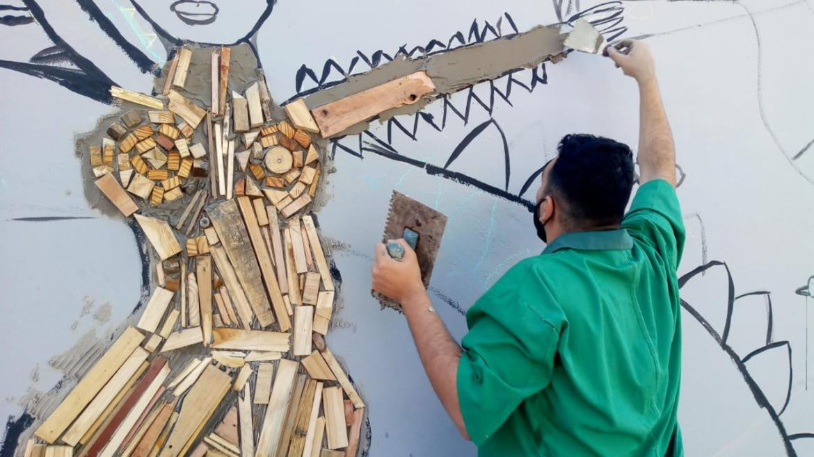 Pintada de murales para eliminar la violencia contra la mujer