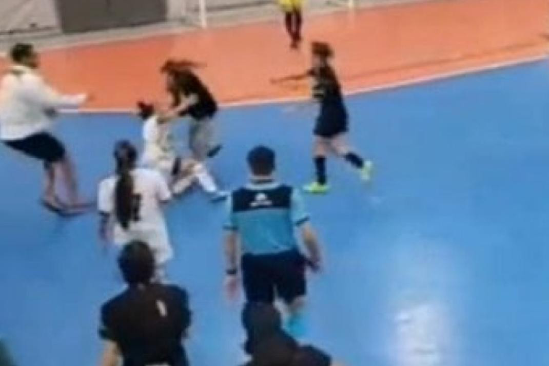 Agresión a una jugadora de Boca en un partido de Futsal